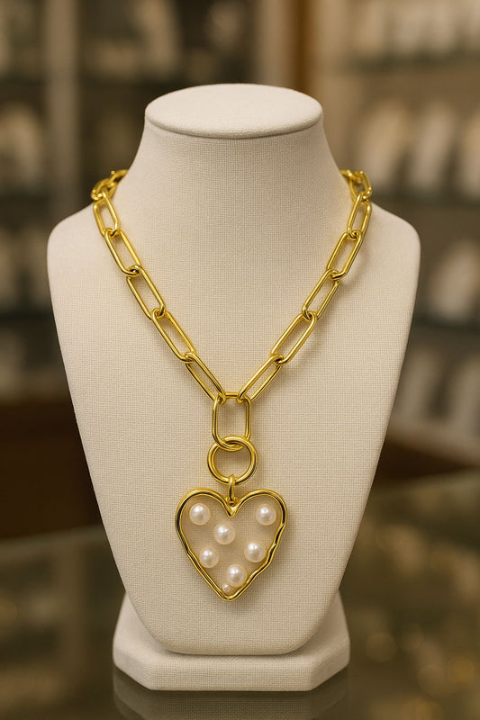 Collar Corazón de Perlas Doradas