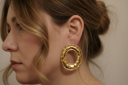 Aretes Óvalo Esculpido